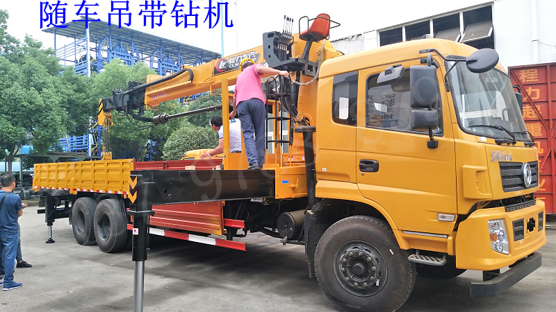 后八轮14吨随车吊带钻机 一车三用
